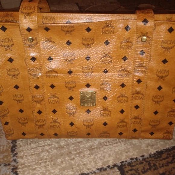 MCM Tote 🤎🖤 - Picture 2 of 16